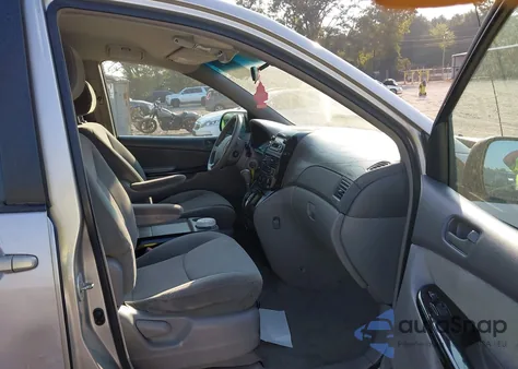 2004 Toyota Sienna Le z USA, uszkodzony, nr VIN 5TDZA23C94S009787